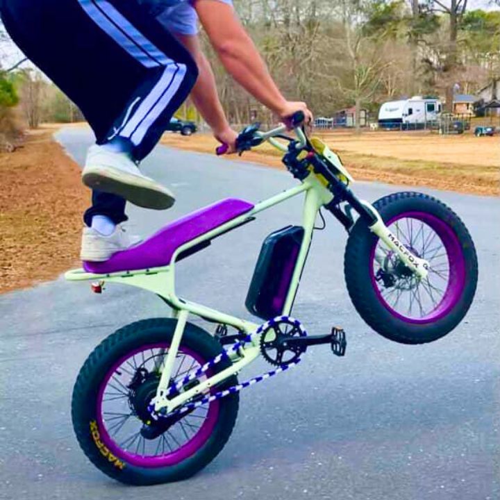 Purple & White Chain Caps